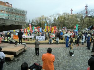 旧福井県民会館前で行われた大飯原発再稼働反対集会（2012年3月25日）